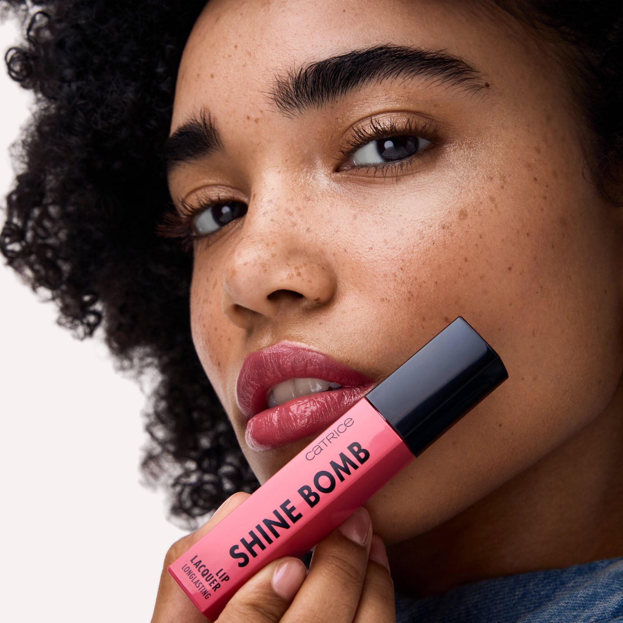 catrice-shine-bomb-lip-lacquer-080-flirt-alert-pink-3-ml image 7