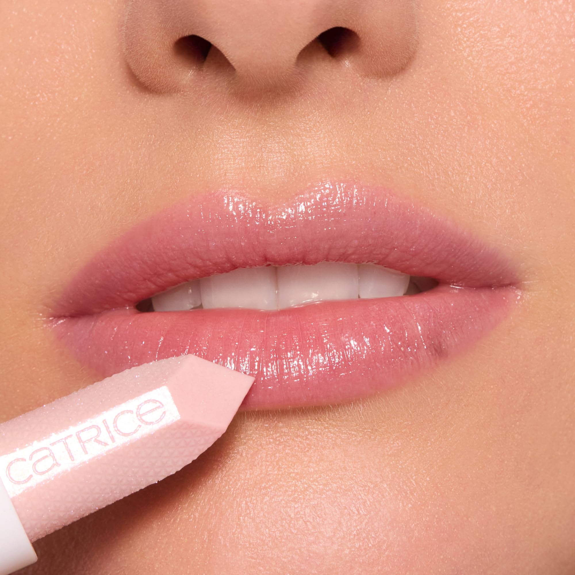 catrice-drunk-n-diamonds-lip-balm-060-nude-3-5-g image 4