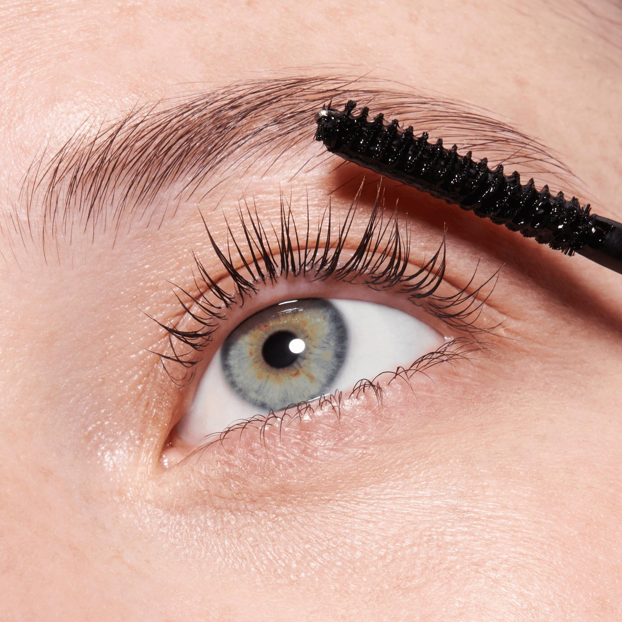 catrice-curl-freeze-lash-styling-gel-010-wimperngel-schwarz-8-ml image 7