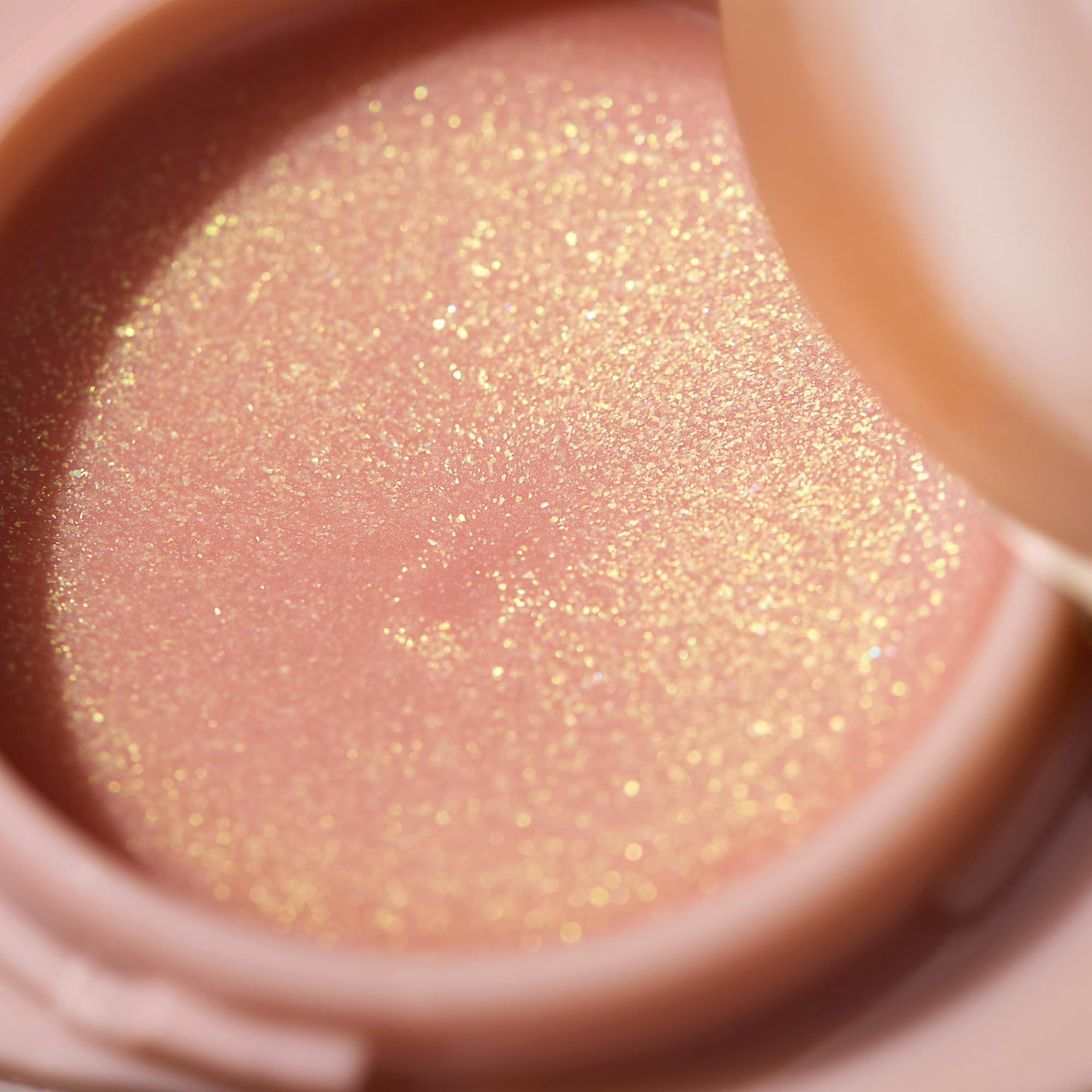 catrice-kiss-glow-shimmer-lip-balm-transparent-6g image 3