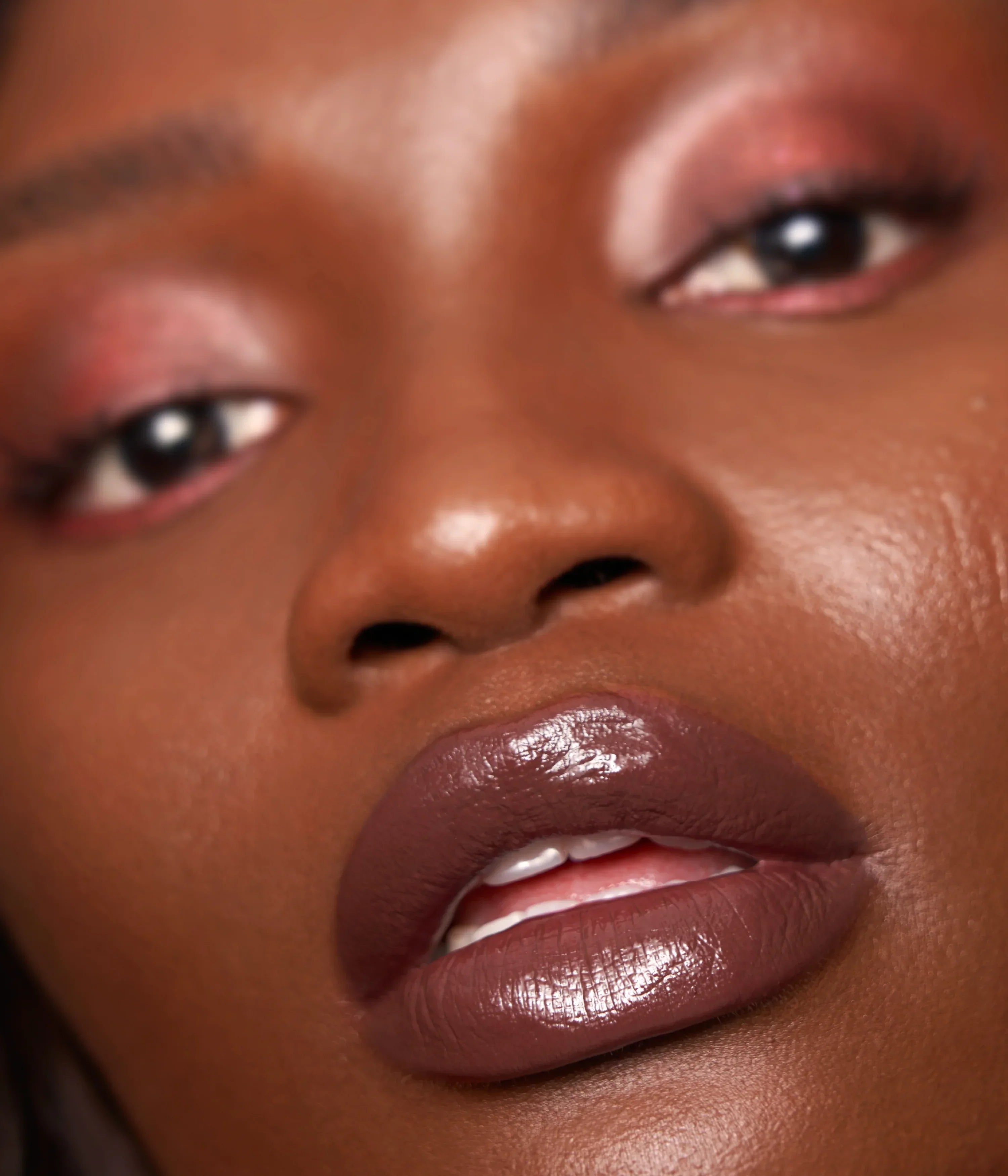 huda-beauty-power-bullet-sweet-nude-honey-bun-lippenstift image 2