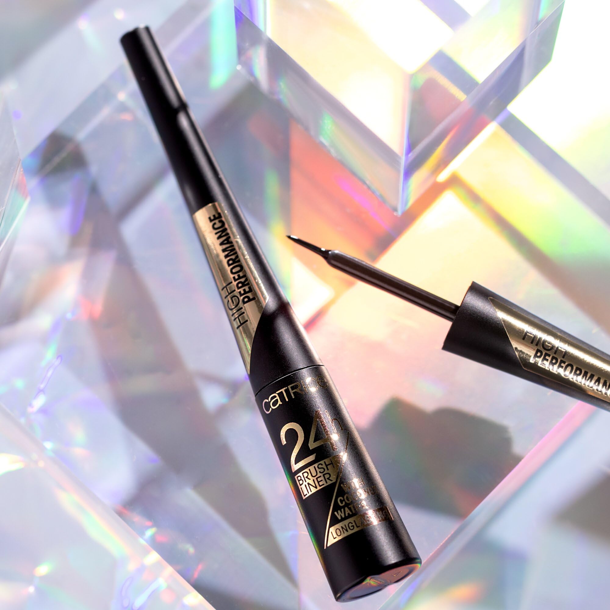 catrice-24h-brush-liner-010-eyeliner-ultra-black-matt image 8