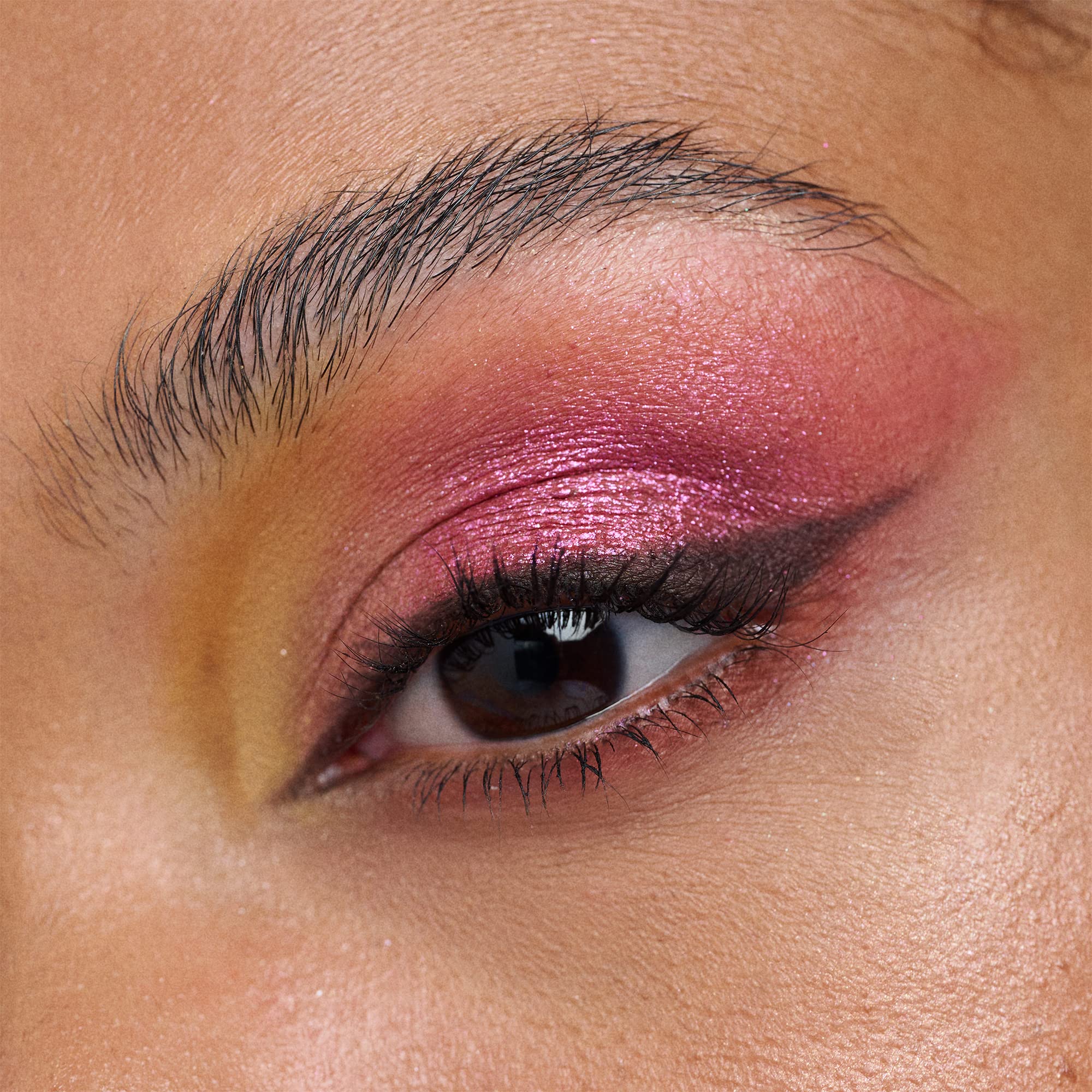 catrice-disney-villains-queen-of-hearts-palette-18-g image 5