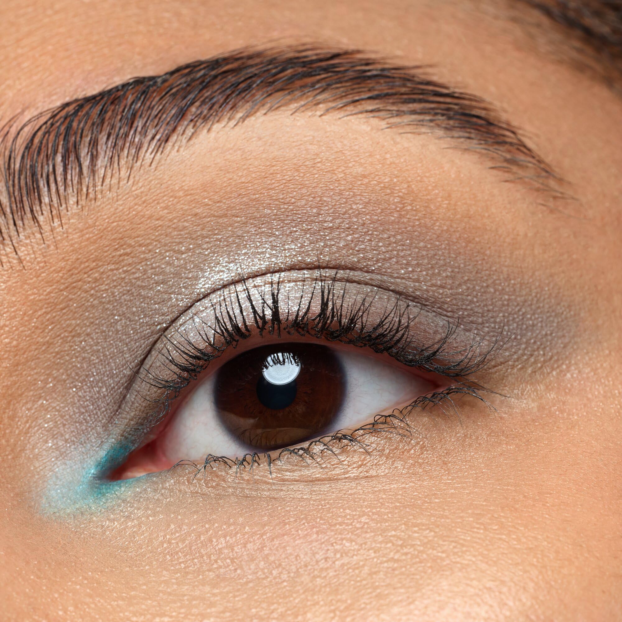 catrice-tiny-treasures-eyeshadow-palette-lidschatten-040-icy-whisper image 7