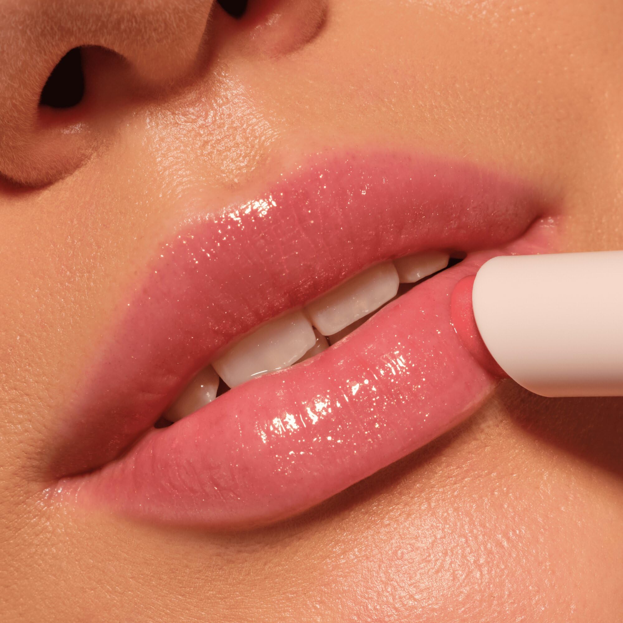 catrice-diamond-glaze-gloss-stick-020-glow-for-it-1-6-g image 7