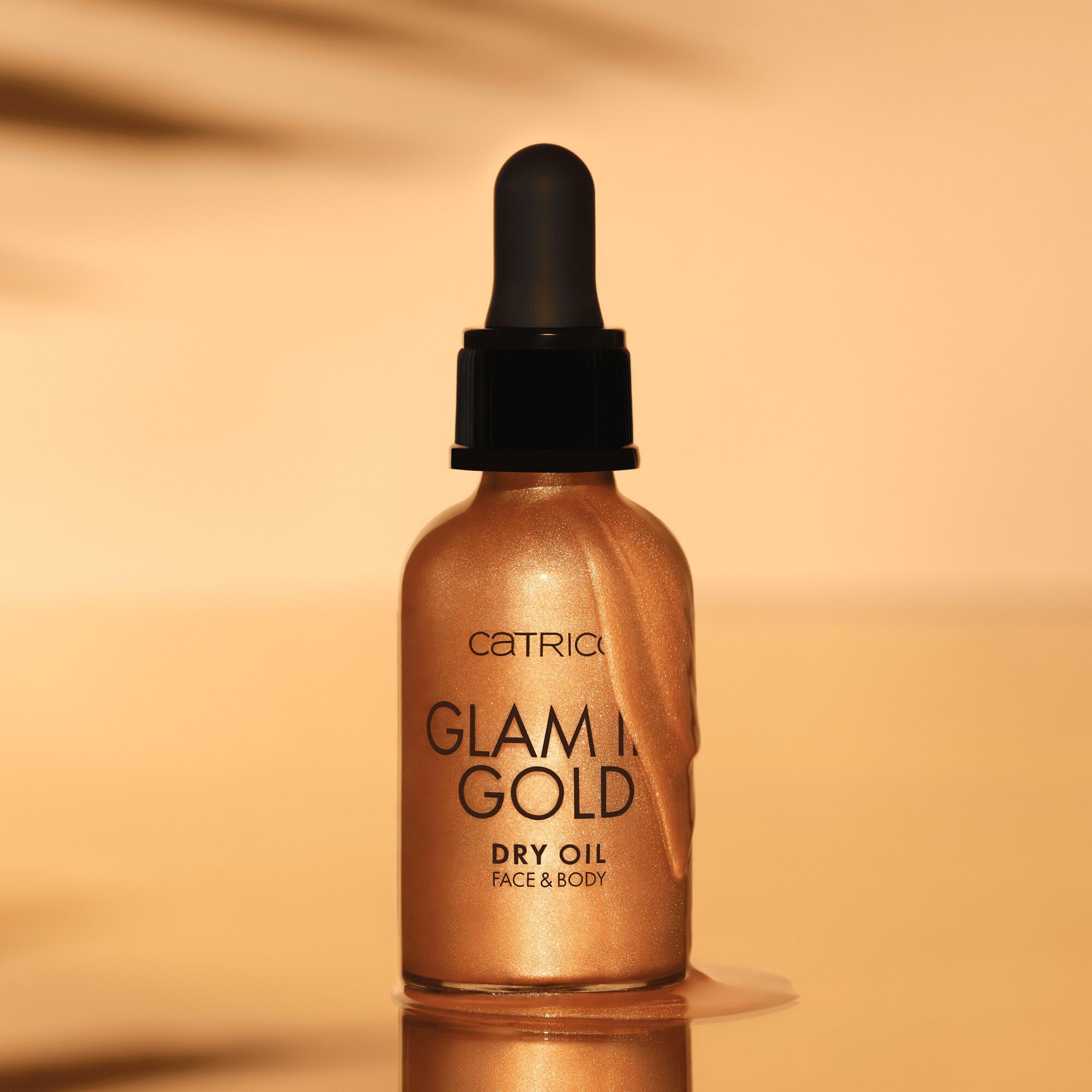 catrice-glam-in-gold-dry-oil-highlighter-010-gold-30ml-glow image 7