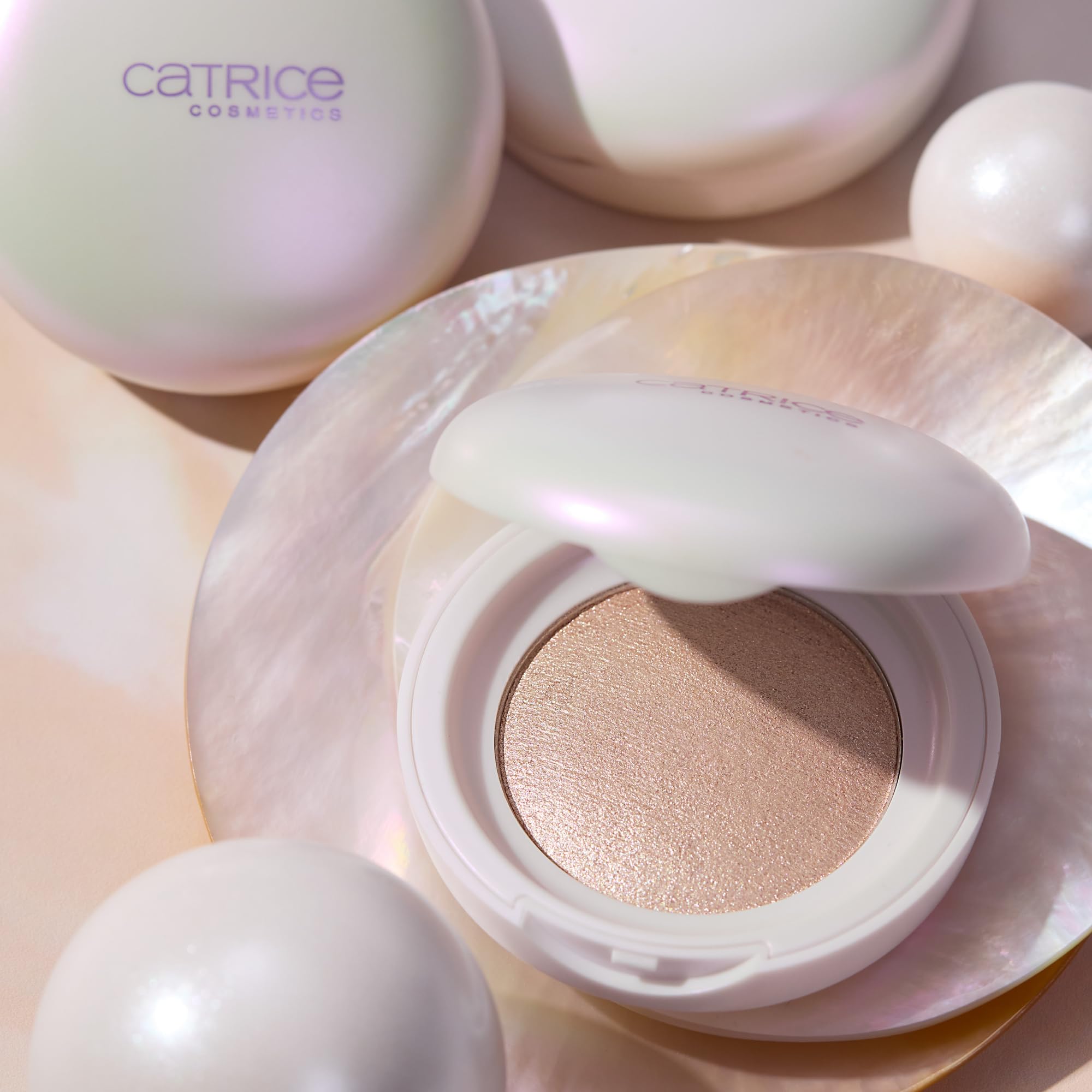 catrice-pearlfection-highlighter-c01-gold-champagner-8-5g image 5