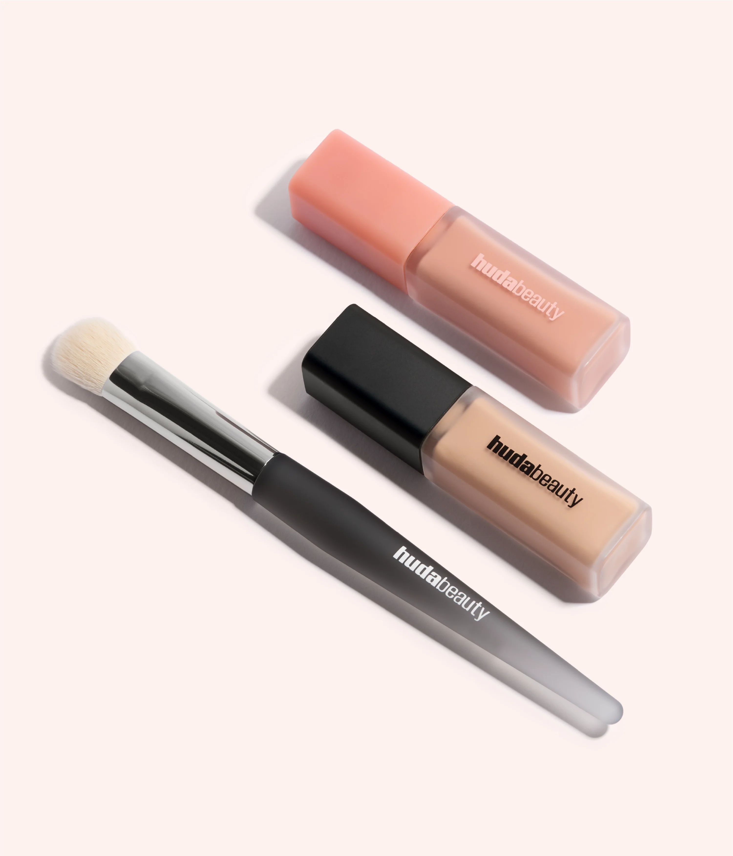 huda-beauty-fauxfilter-undereye-buff-brush-concealerpinsel image 4