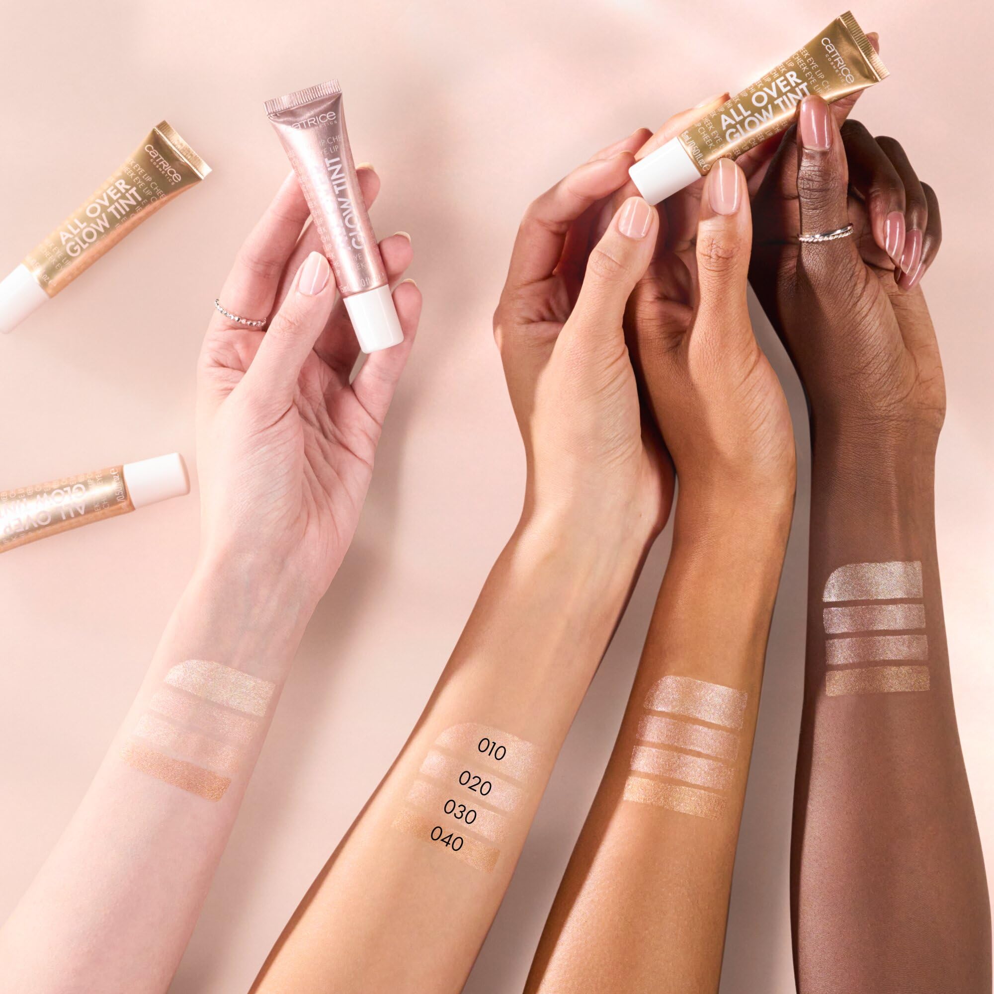 catrice-all-over-glow-tint-030-gold-highlighter-15-ml image 4