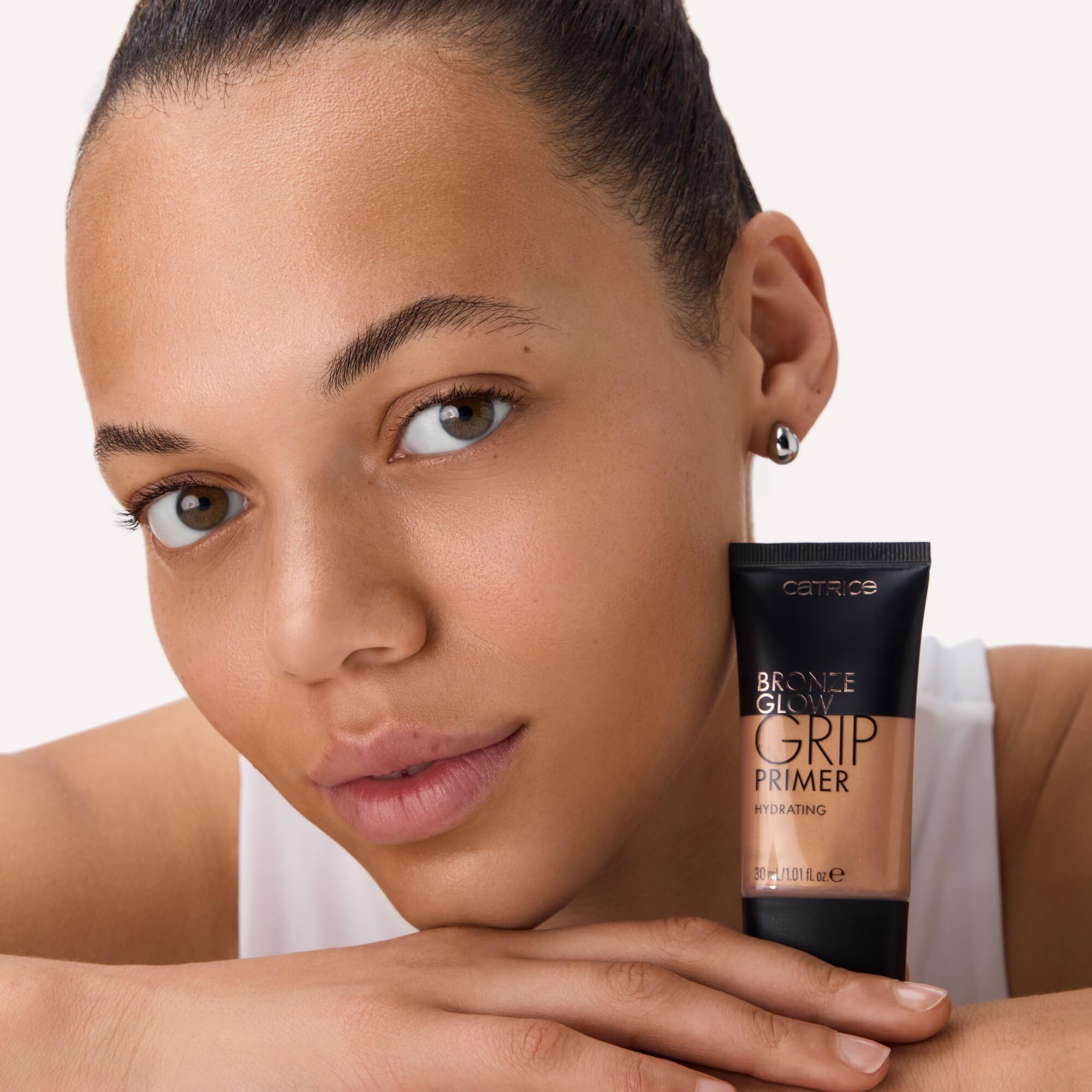catrice-bronze-glow-grip-primer-010-sun-glazed-30ml-vegan image 6