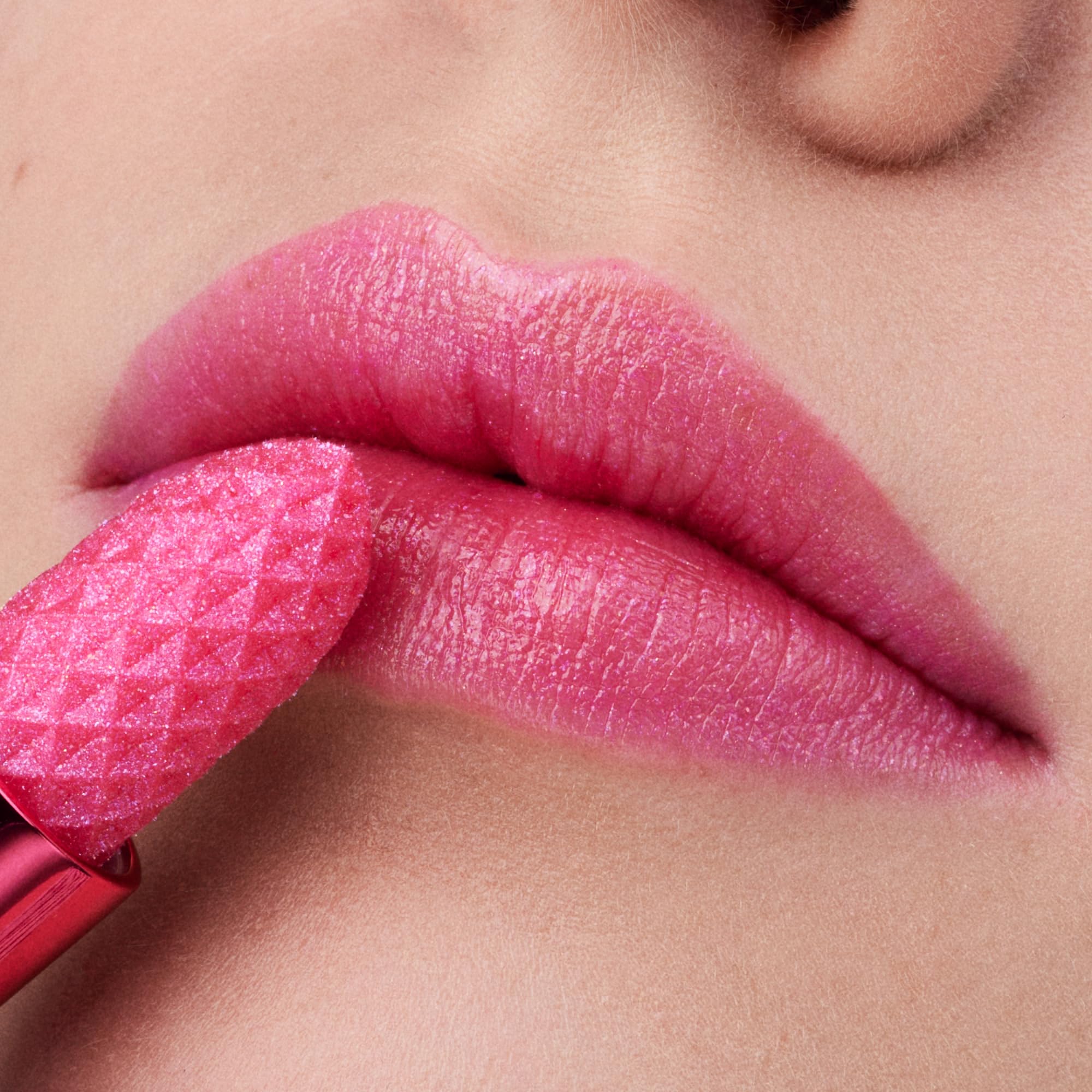 catrice-glitter-glam-glow-lip-balm-010-pink-3-2-g image 4