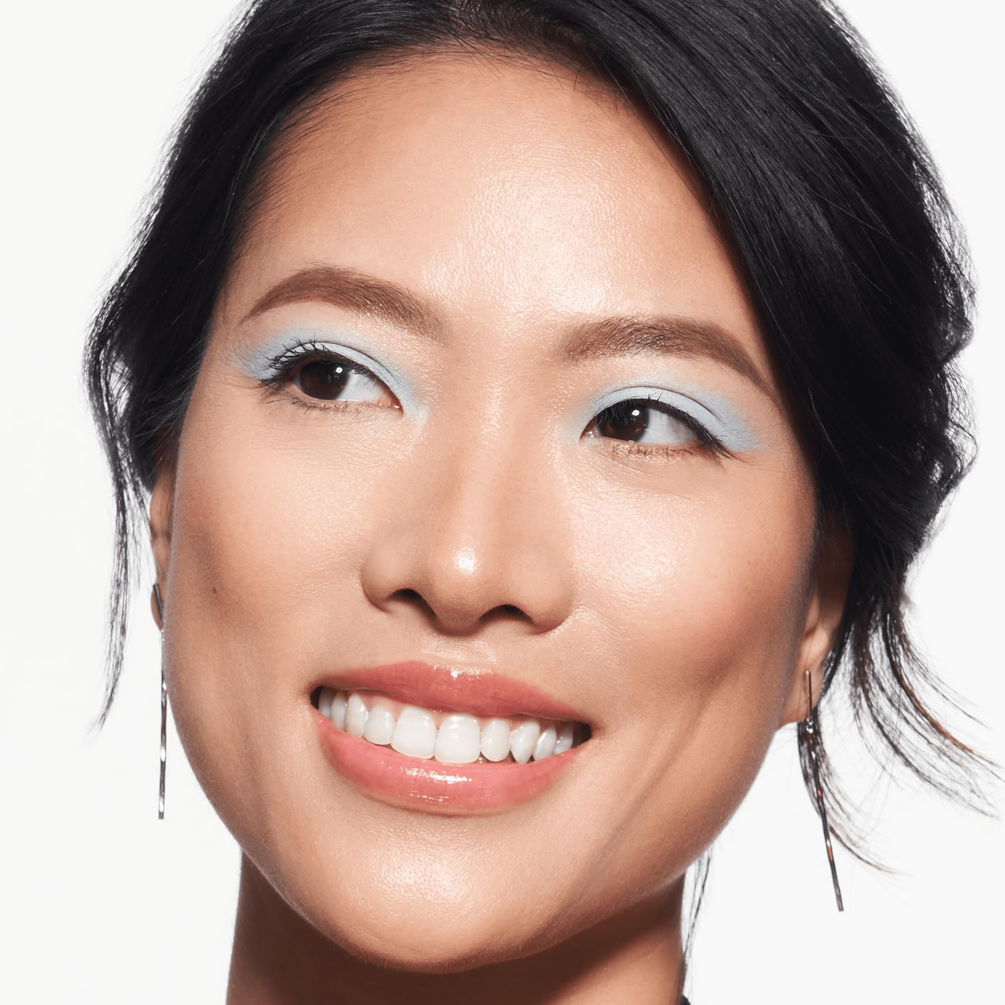 catrice-deep-matte-liquid-eyeshadow-020-blue-breeze-4ml image 3