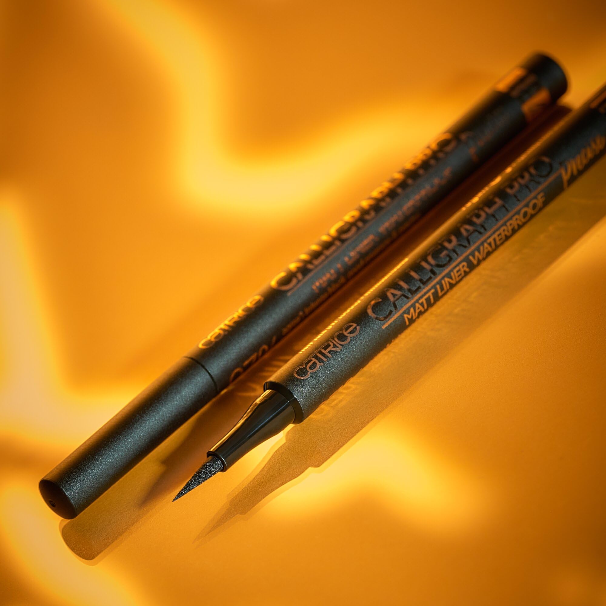 catrice-calligraph-pro-matt-liner-010-schwarz-1-2-ml-wasserfest image 8