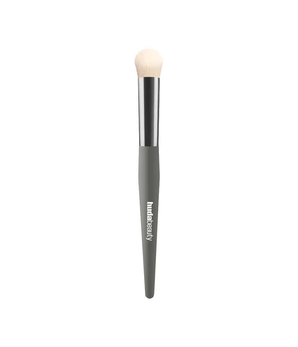 huda-beauty-fauxfilter-undereye-buff-brush-concealerpinsel image 1