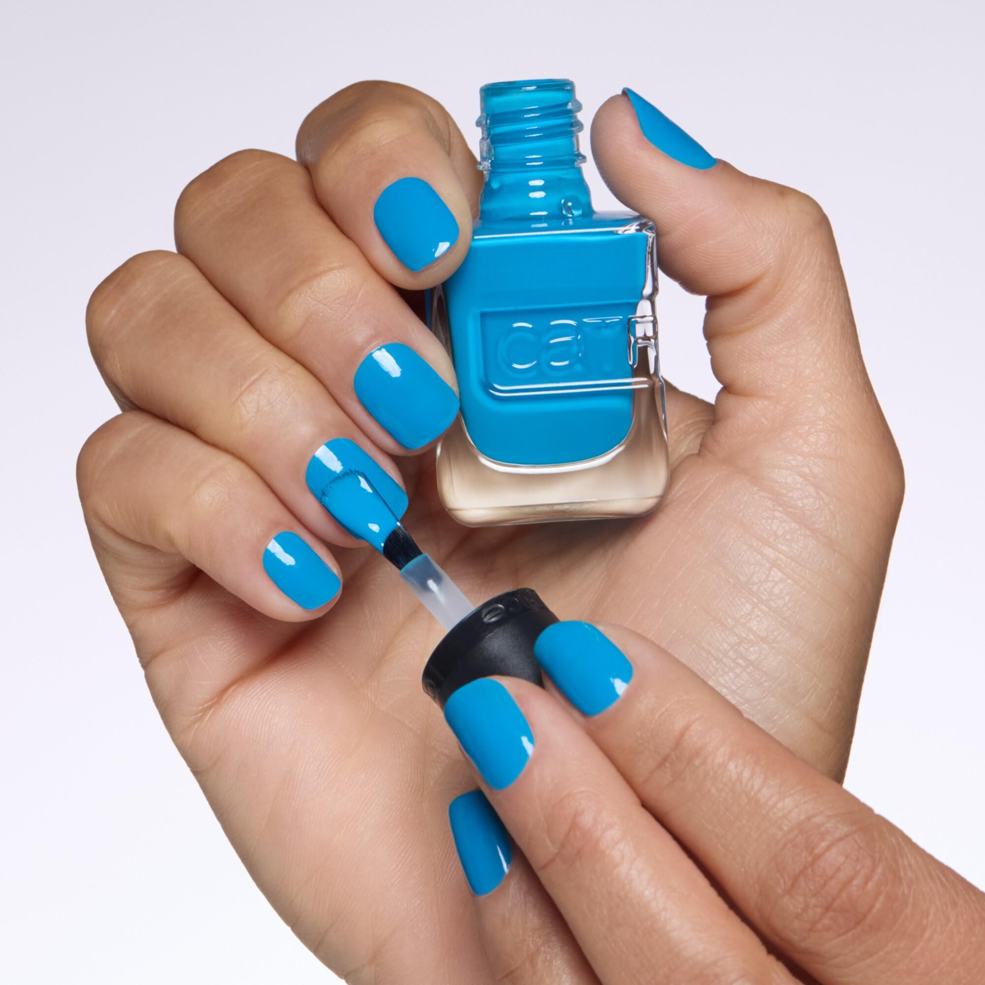 catrice-gel-affair-028-nagellack-10-5-ml-hellblau image 4