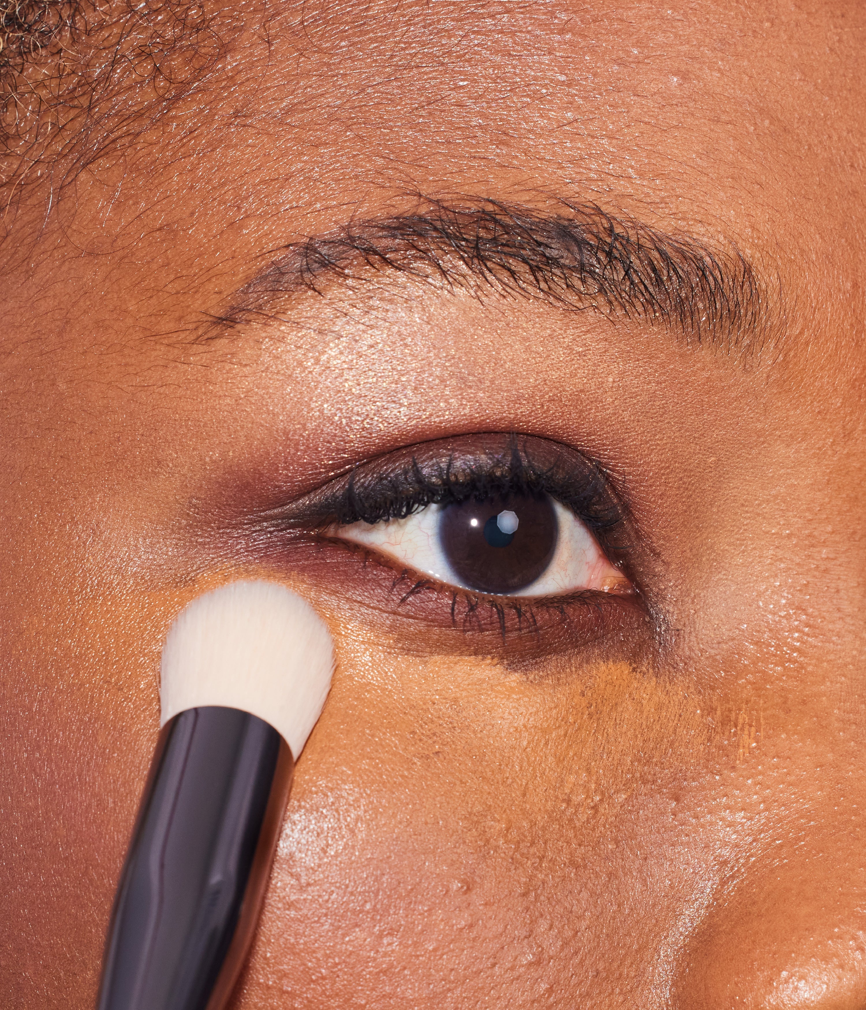 huda-beauty-fauxfilter-conceal-blend-complexion-brush-pinsel image 3