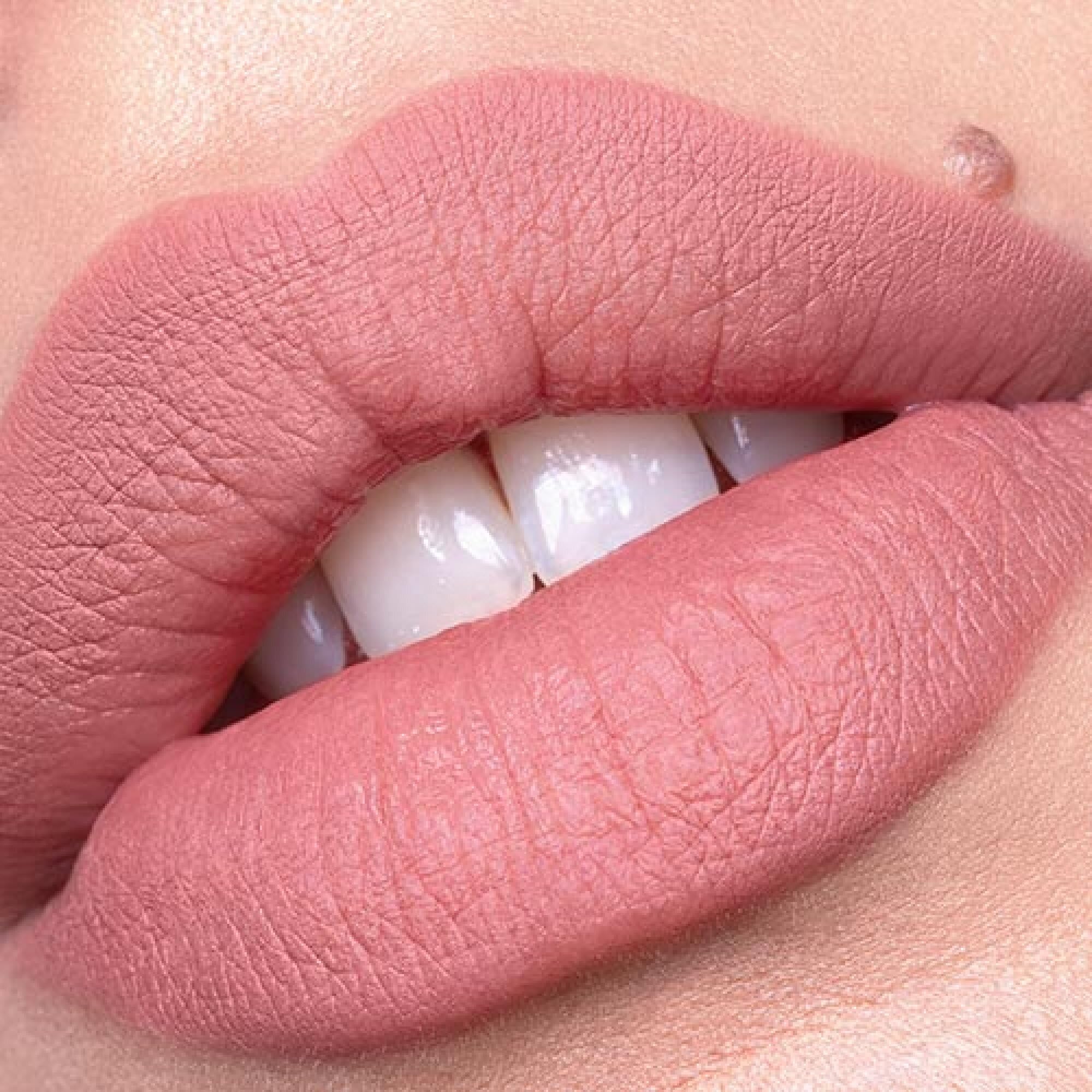 catrice-plumping-lip-liner-010-understated-chic-lipliner-wasserfest image 4