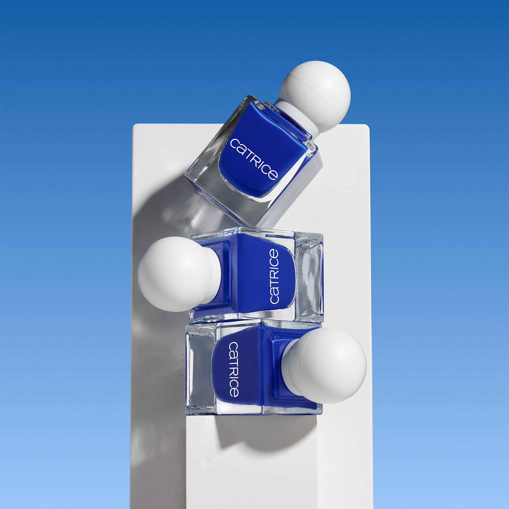 catrice-summer-obsessed-nail-lacquer-c01-nagellack-blau-11ml image 3