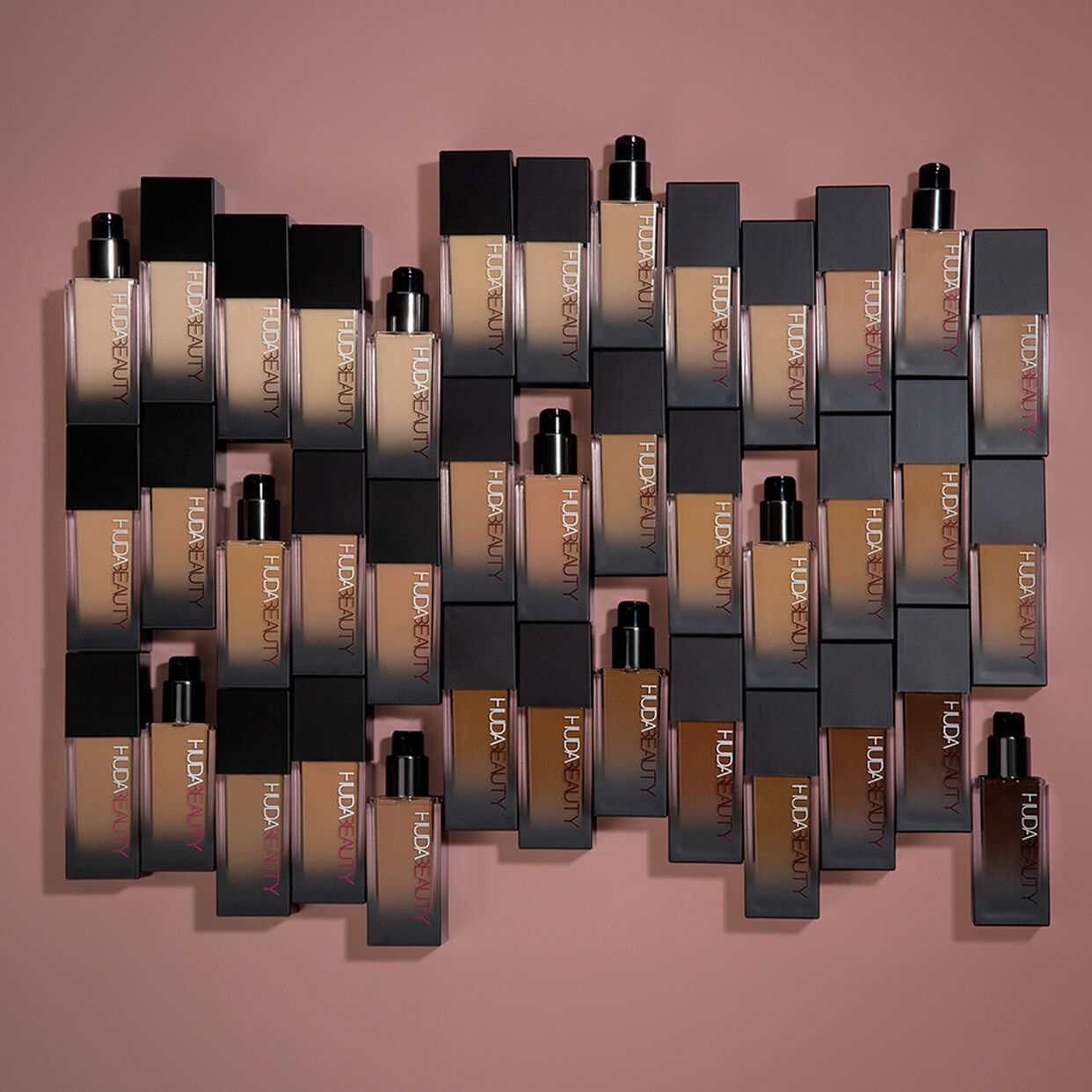 huda-beauty-fauxfilter-luminous-matte-foundation-milkshake-100b image 1